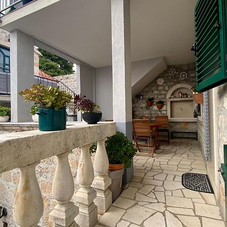 Apartment Simon - Old Stone Charm, Central Bol Life ภายนอก รูปภาพ