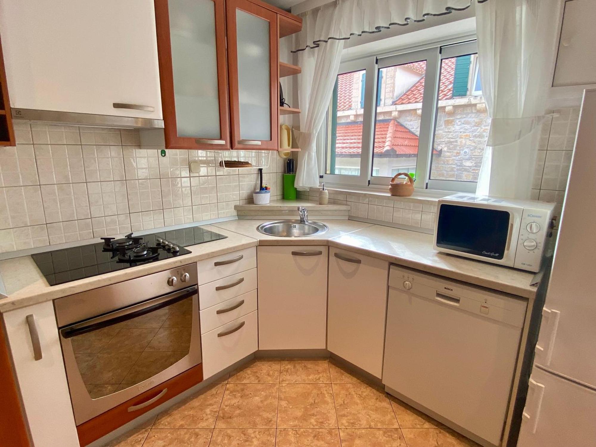 Apartment Simon - Old Stone Charm, Central Bol Life ภายนอก รูปภาพ