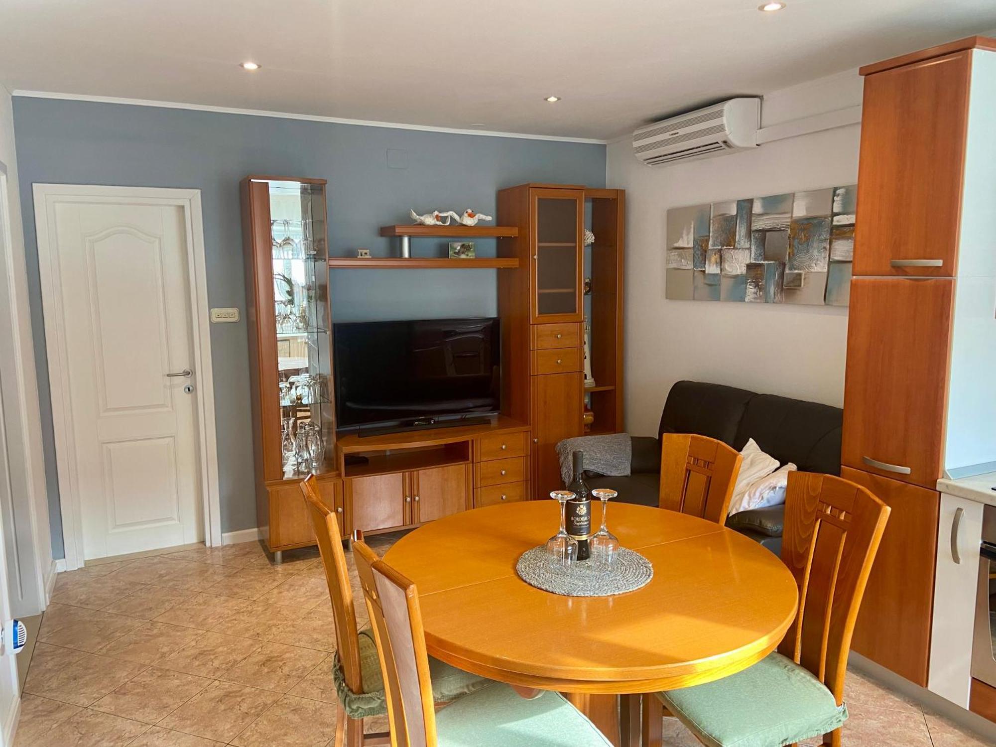 Apartment Simon - Old Stone Charm, Central Bol Life ภายนอก รูปภาพ