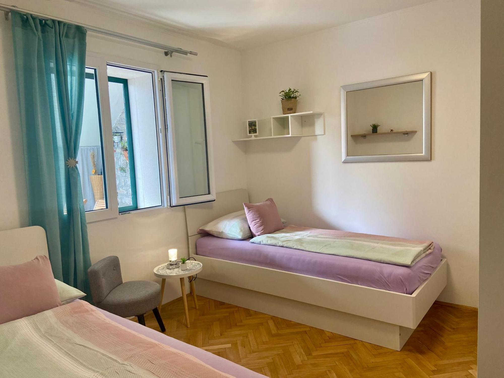 Apartment Simon - Old Stone Charm, Central Bol Life ภายนอก รูปภาพ