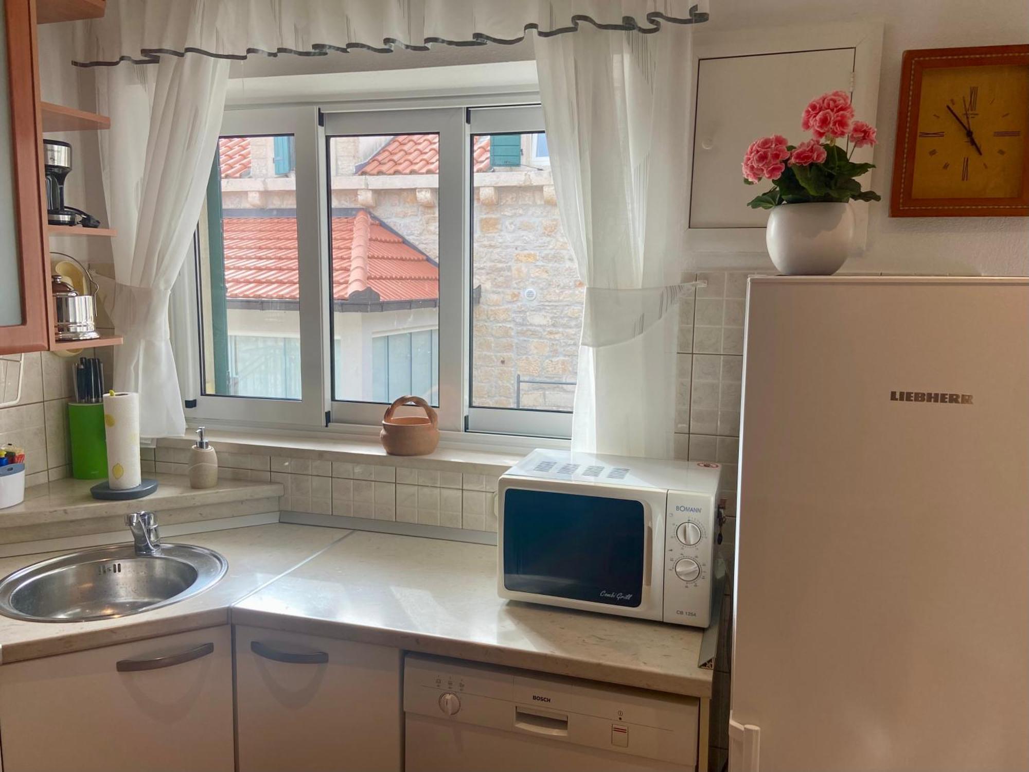 Apartment Simon - Old Stone Charm, Central Bol Life ภายนอก รูปภาพ